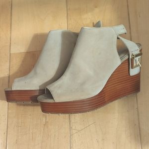 Suede light beige wedge sandals. Kenneth cole